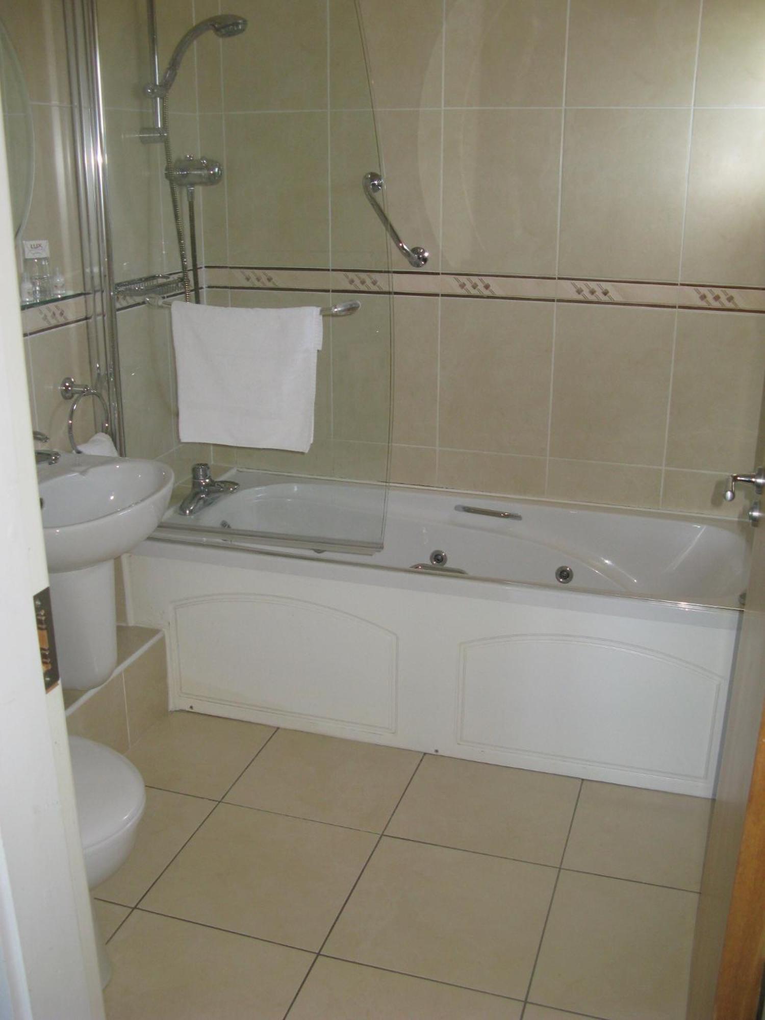 קילקני Laragh House B&B חדר תמונה